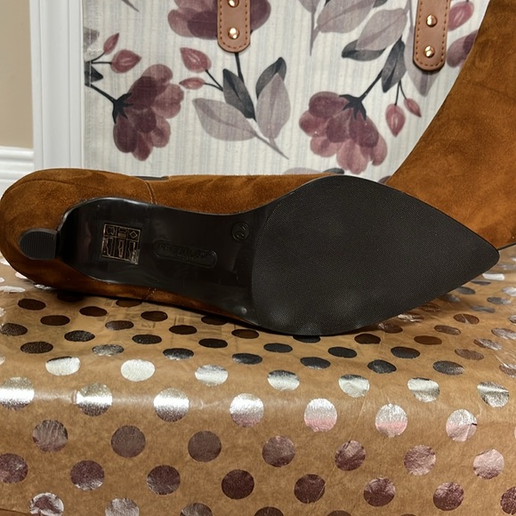 Beautiful suede Di Donna booties - Picture 4 of 6